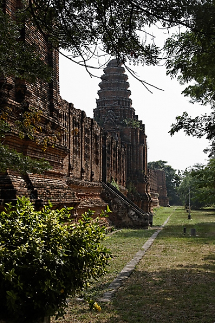 Prasat Nakhon Luang-004